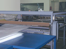 Automatic Fabric and Spout Cutting Machine